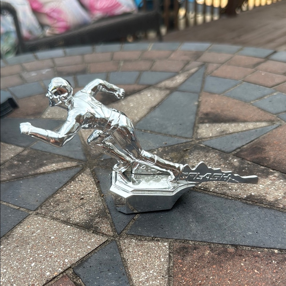 Flash Silver Decorative Figurine